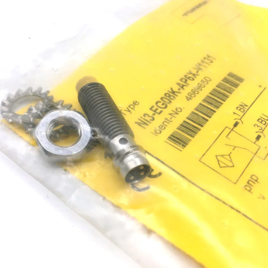 Turck Turck NI3-EG08K-AP6X-V1131 inductive sensor PNP M8 — product photo