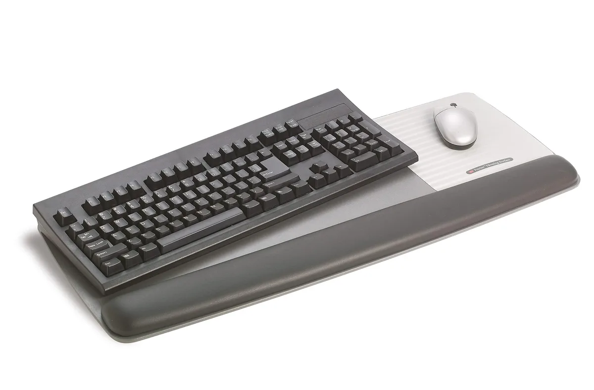 3M 3M Gel Wrist Rest Keyboard Platform with Mouse Mat 650 x 260 mm Black — product photo