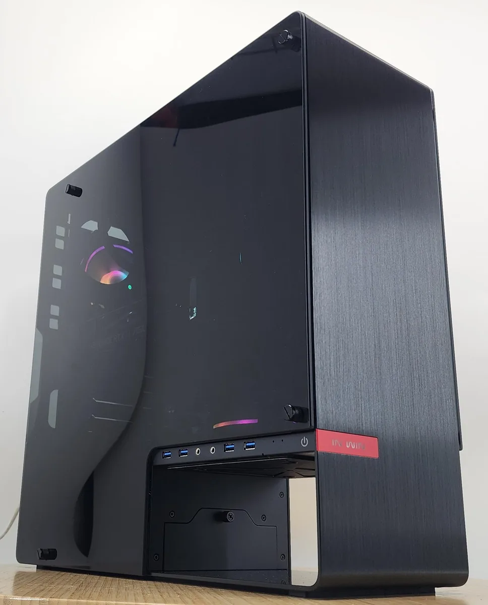 Custom Custom Gaming PC Ryzen 5 7600X 16GB DDR5 1TB SATA RTX 5060 Asetek 120mm AIO INWIN 904 Silver — product photo