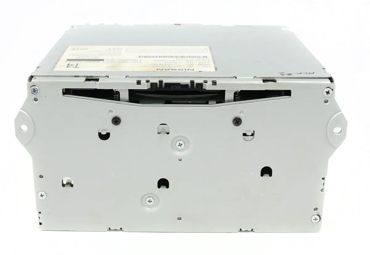 1 Factory Radio 1 Factory Radio CV-VN54E04D receiver 2015-2017 Infiniti QX60 Nissan Pathfinder AM FM 6-disc CD player — product photo