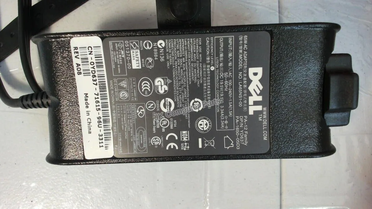 DELL DELL 0YD637 19.5V 3.34A AC Adapter — product photo