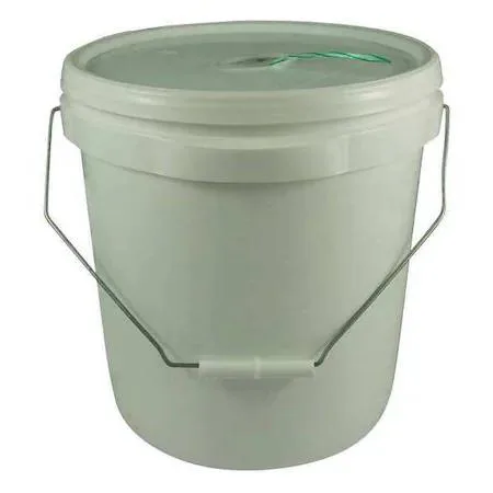 Green and white polypropylene twine in a bucket, 6500 ft