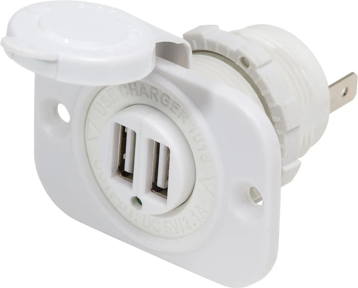PISKEKAT PISKEKAT 1016200 12V/24V Dual USB Charger 2.1A White — product photo