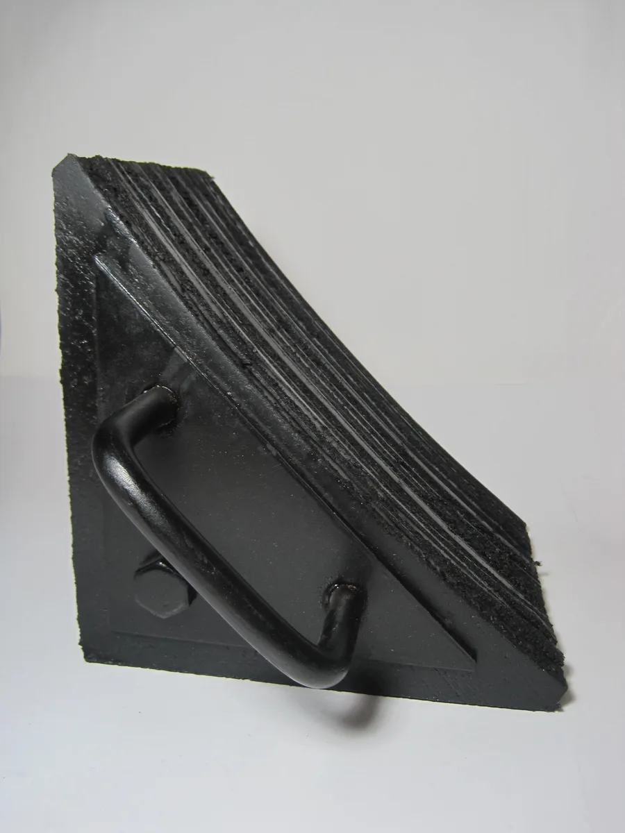 Vestil Vestil LWC-15 Wheel Chock 8" x 8" Laminated Rubber — product photo