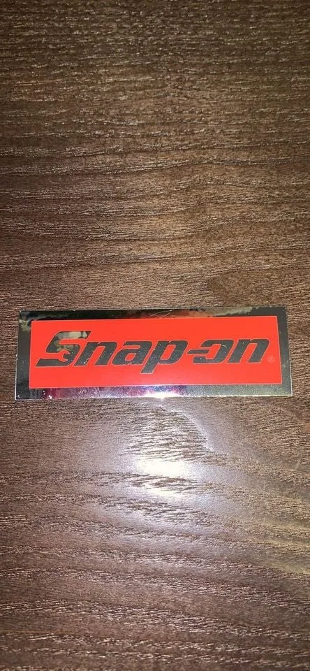Snap-On Snap-On 3 x 1 Magnet Red Chrome Sticker — product photo