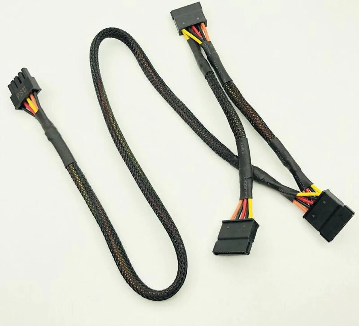 Vszerda Vszerda 5-Pin to 3×SATA modular PSU cable 88 cm 18AWG — product photo