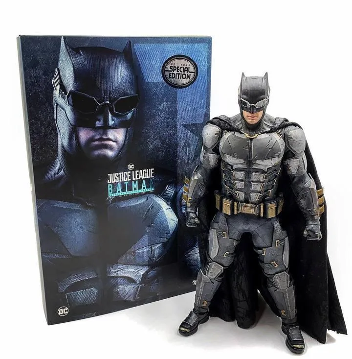 Hot Toys Hot Toys MMS432 VIP Batman Tactical Batsuit Deluxe action figure — product photo