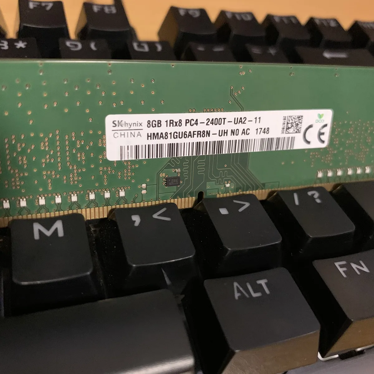 SK hynix SK hynix HMA81GU6AFR8N-UH 8GB DDR4 2400MHz desktop RAM — product photo