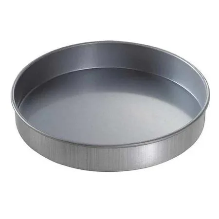 Silver round cake pan, 9 inch diameter, 1-1/2 inch deep, aluminized steel, closed bead rim