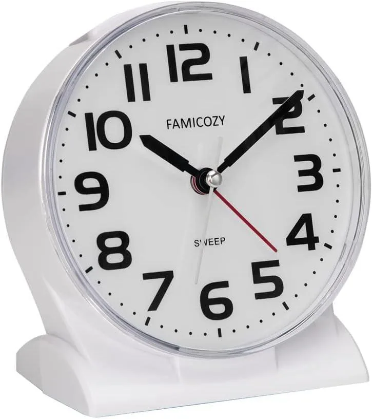 PISKEKAT PISKEKAT 4.5" Silent Analog Alarm Clock White office equipment — product photo