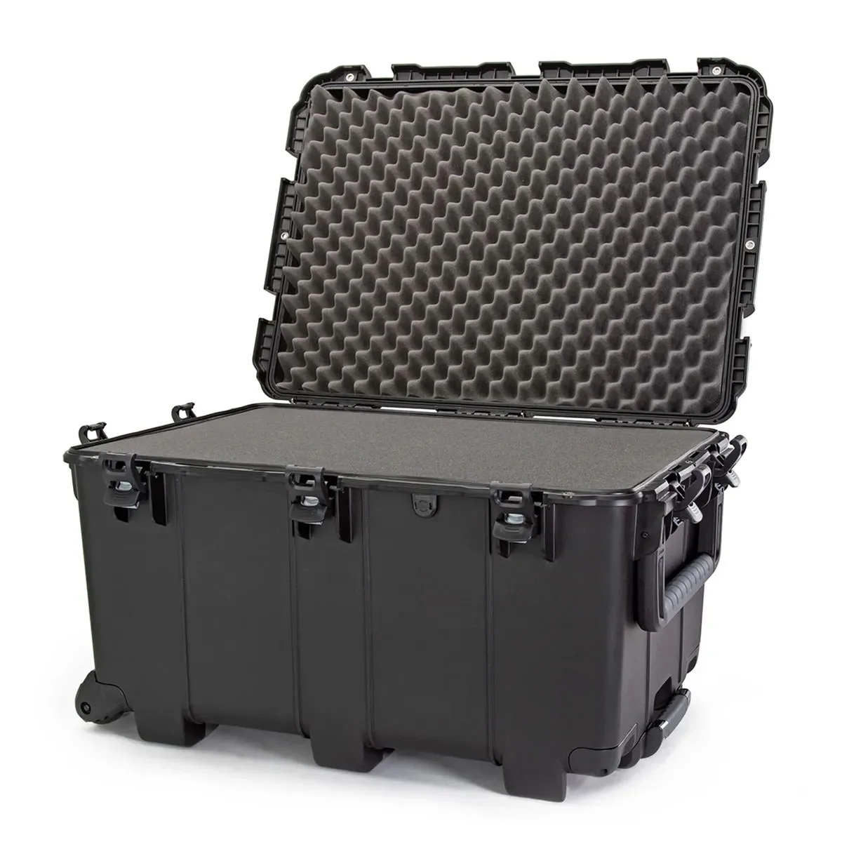 NANUK NANUK 976 Standard Wheeled Waterproof Case with Foam Black — product photo
