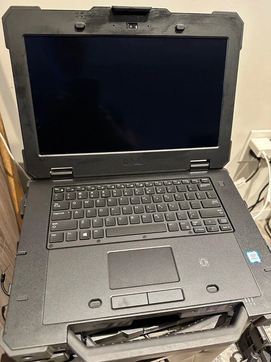 DELL DELL LATITUDE 14 RUGGED EXTREME 7414 i5-6300U 2.4GHz 8GB 512GB 2-in-1 laptop — product photo