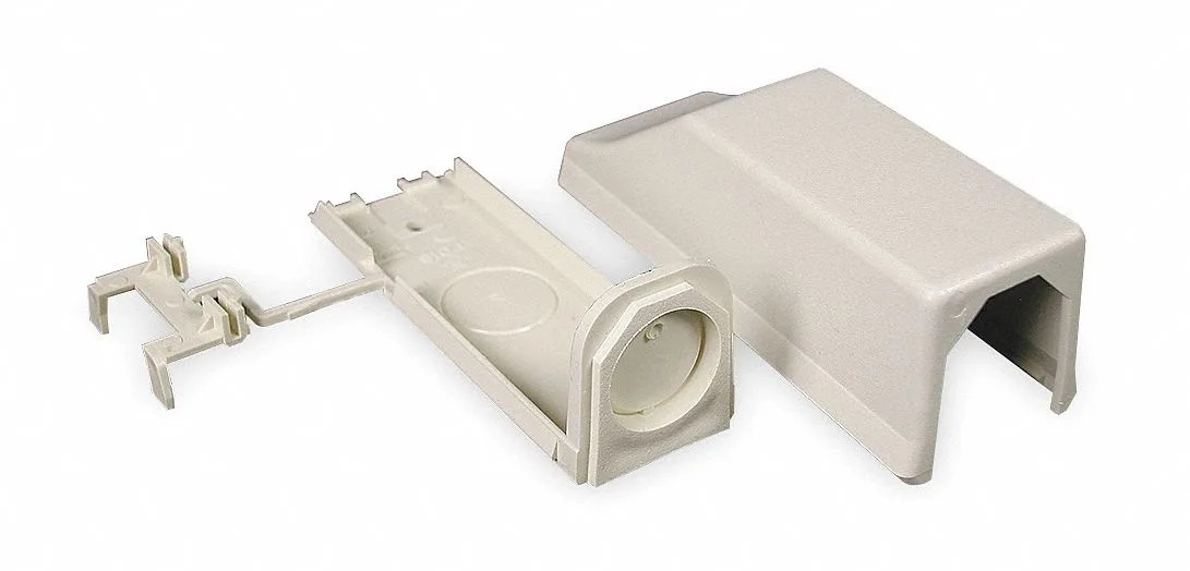 Ivory PVC entrance end fitting for 800 series raceway