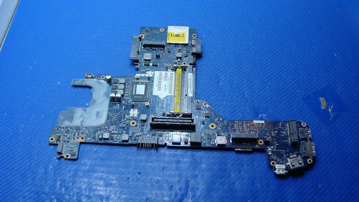 DELL DELL Latitude E6320 Intel Motherboard Y45W5 i7-2620M 2.7GHz — product photo