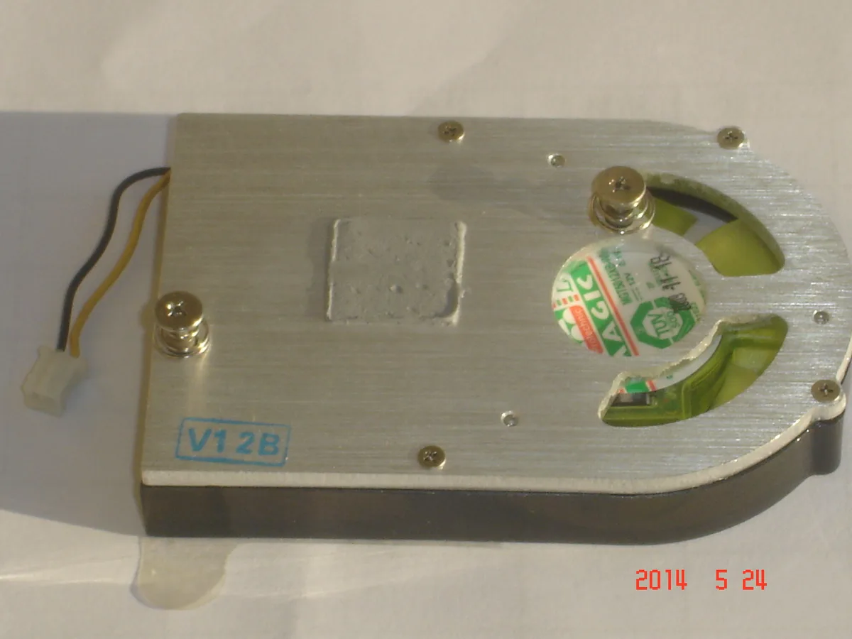 OEM Industries OEM Industries MGT5012XB-W10 12V 0.19A 2-wire 9-blade CPU cooler — product photo