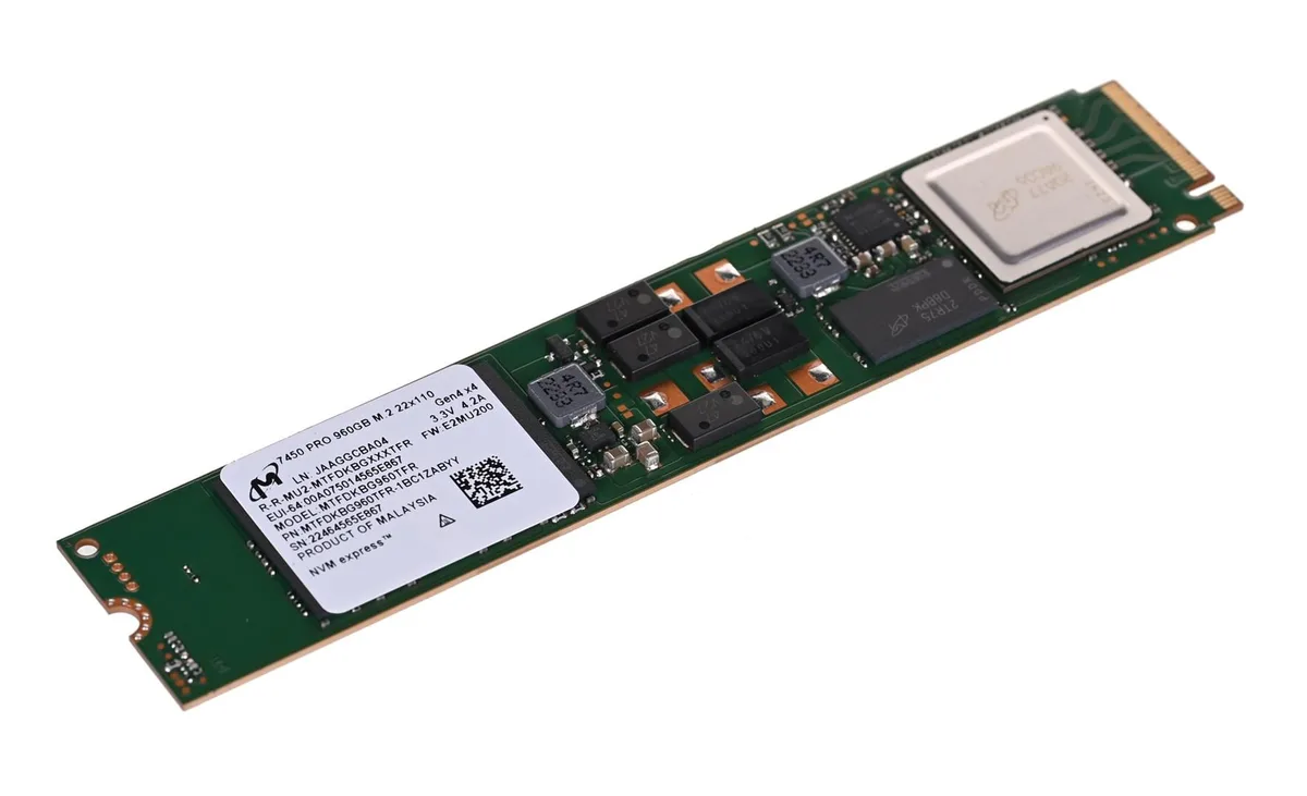 Micron Micron 7450 PRO 960GB NVMe M.2 (22x110) MTFDKBG960TFR-1BC1ZABYYR internal SSD — product photo