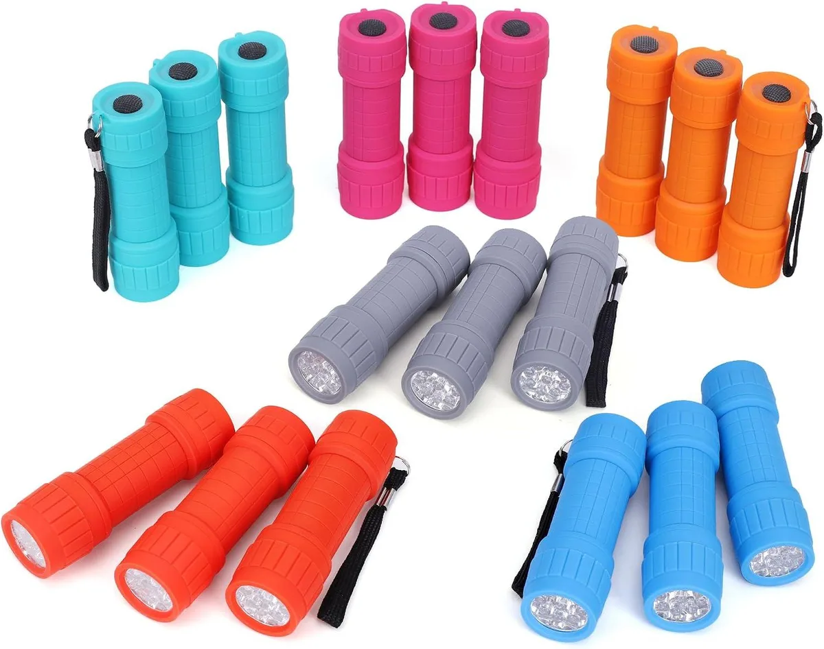 lelisten lelisten FASTPRO 18-Pack 9-LED Mini Flashlight Set 30 Lumens 54 AAA Batteries — product photo