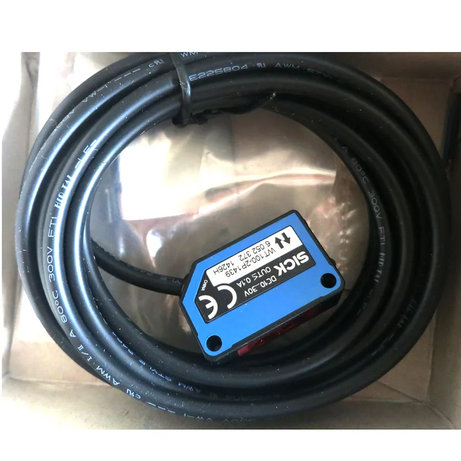 Sick Sick WT100-2P1439 miniature photoelectric sensor PNP — product photo