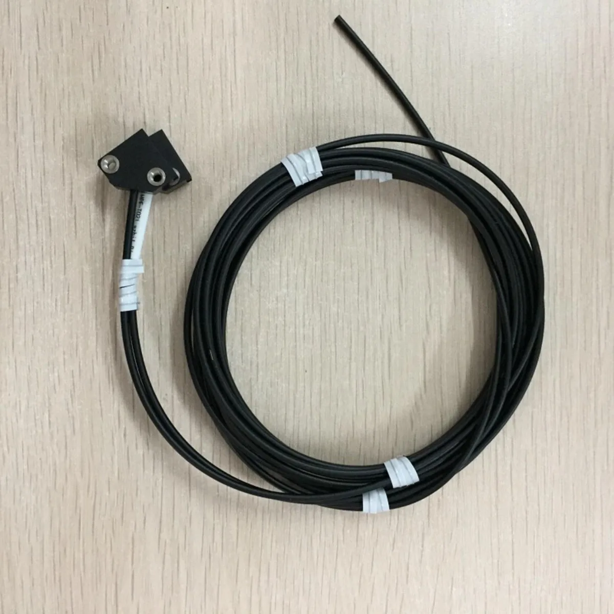 YAMATAKE YAMATAKE HPF-T021T Fiber Optic Sensor electrician tool — product photo