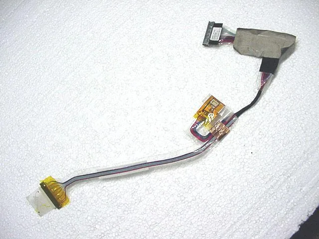 DELL DELL Inspiron 1100 5100 14.1" LCD Ribbon Cable 9U775 — product photo