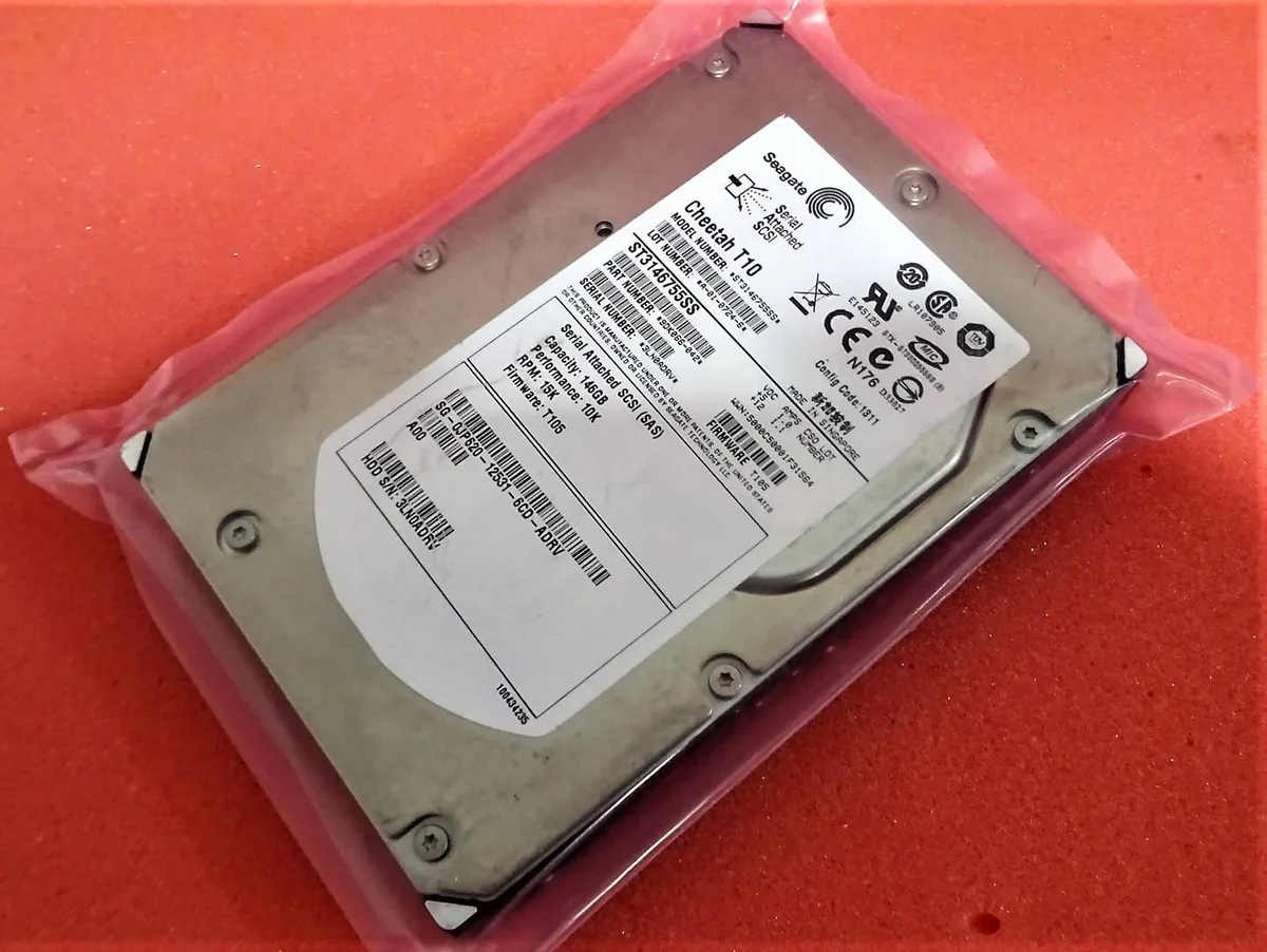 DELL DELL ST3146755SS 146GB 10000RPM 3.5" SAS 3Gb/s 16MB internal hard drive — product photo