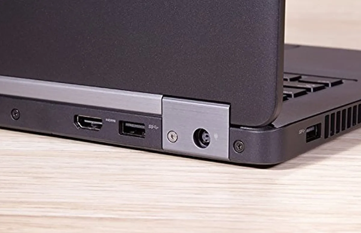 DELL DELL Latitude E5470 laptop i5-6300U 8GB 256GB 14.0 — product photo