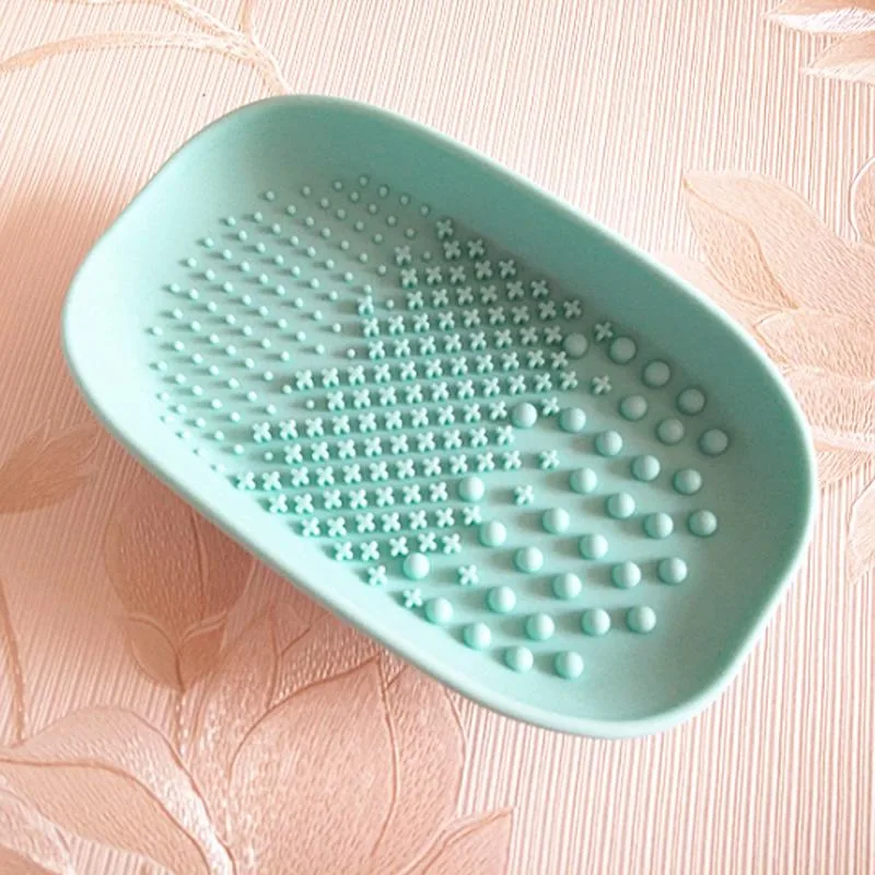 DAXINQI DAXINQI Oval Silicone Makeup Brush Cleaner Mat Green 15.2 x 9cm — product photo