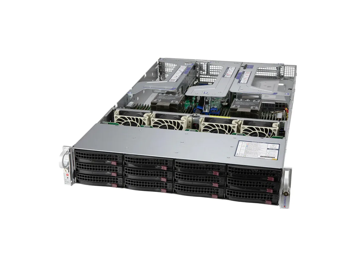 Supermicro Supermicro SYS-620U-TNR 2U barebone server, dual LGA 4189, 32 DDR4 slots, 12 hot-swap bays — product photo