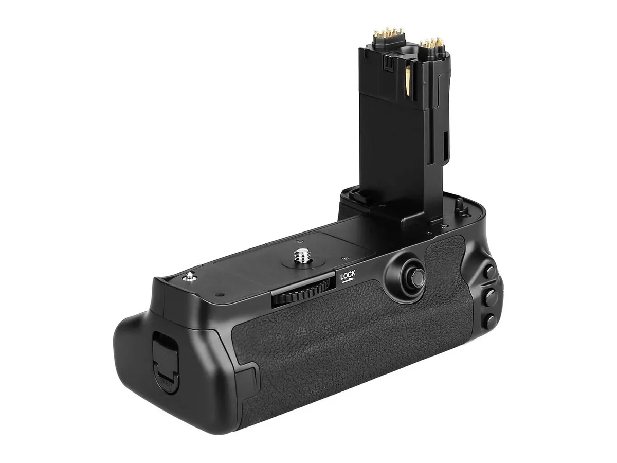 Jinnet Jinnet BG-E11 Vertical Battery Grip for Canon EOS 5D Mark III 5DS 5DSR — product photo