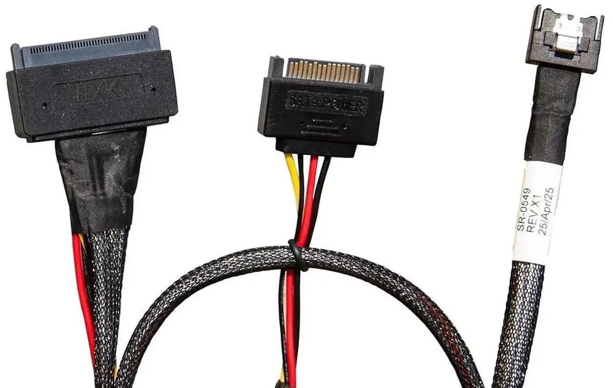 SMUGDESK SMUGDESK PCIe 5.0 MCIO x4 SFF-TA-1016 to U.2 SFF-8639 NVMe Cable 70cm — product photo