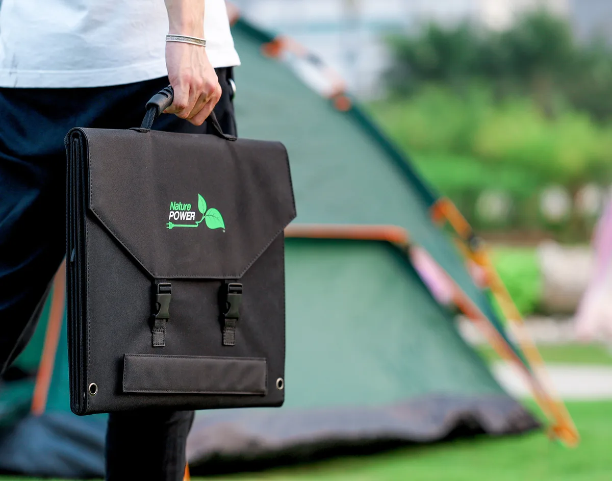Foldable 120W solar panel with cables and stand
