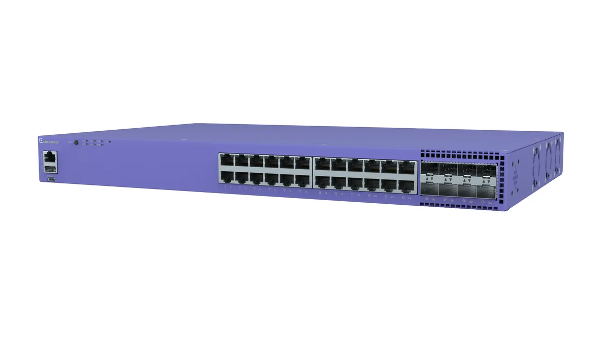 Extreme Networks Extreme Networks 5320-24P-8XE 24-port PoE+ network switch with 8×10G SFP+ — product photo