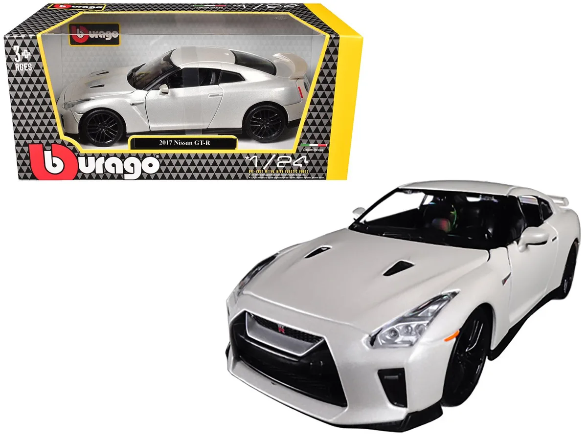 BBURAGO BBURAGO 2017 Nissan GT-R R35 White 1/24 Diecast Vehicle — product photo