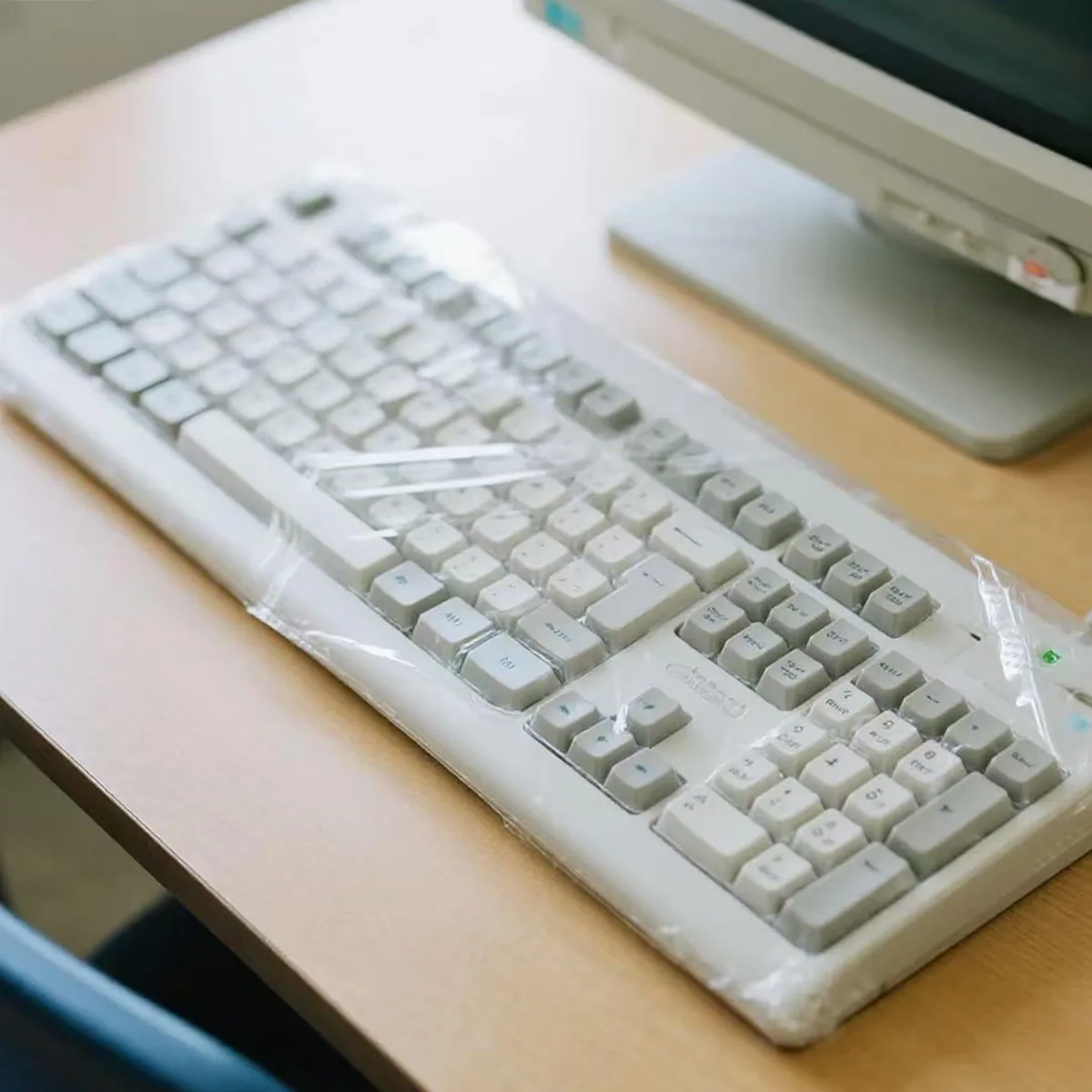  Keychron Keyboard Cover 50 Pack 23.6 x 27.5 in — product photo