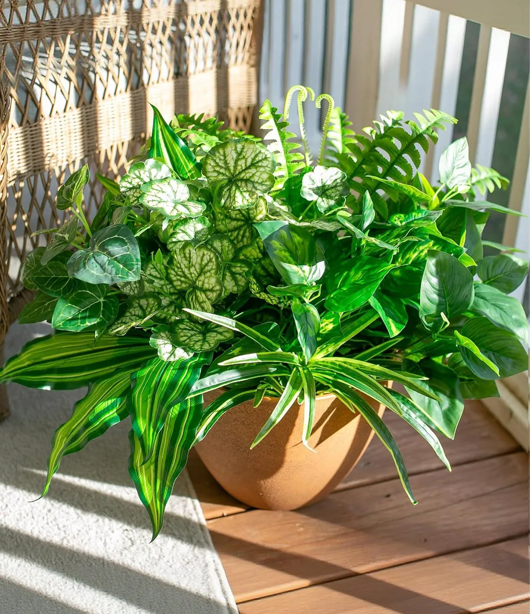 Eight UV-resistant plastic artificial plant stems in green finish, 41.4 cm tall