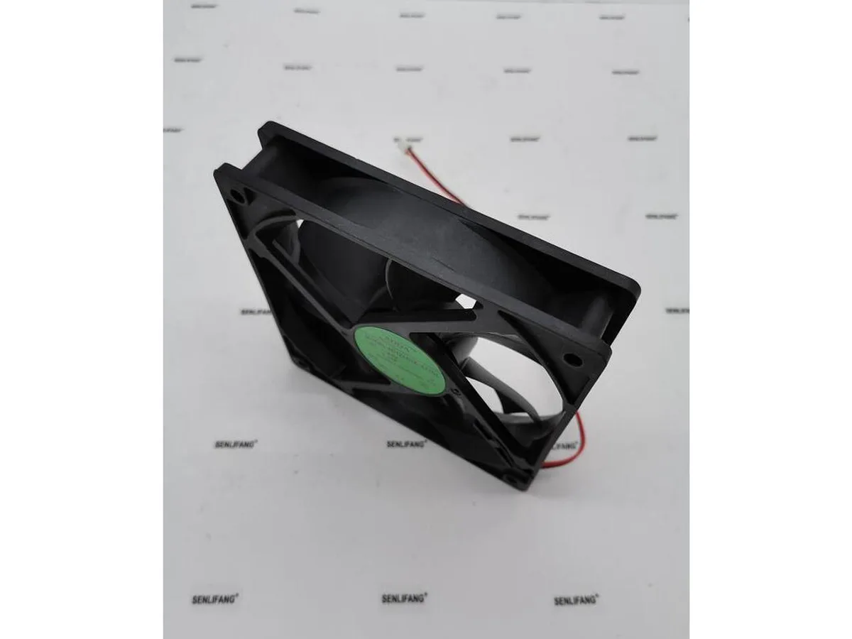 Fans Fans AD1224HX-A71GL 24V 12025 case fan — product photo