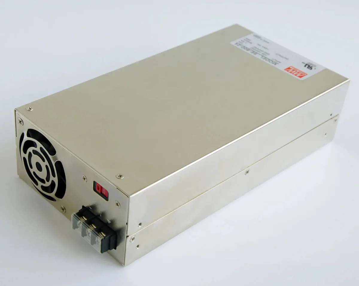 Supersuperuncle Supersuperuncle SE-600-24 24V 25A 600W server power supply — product photo