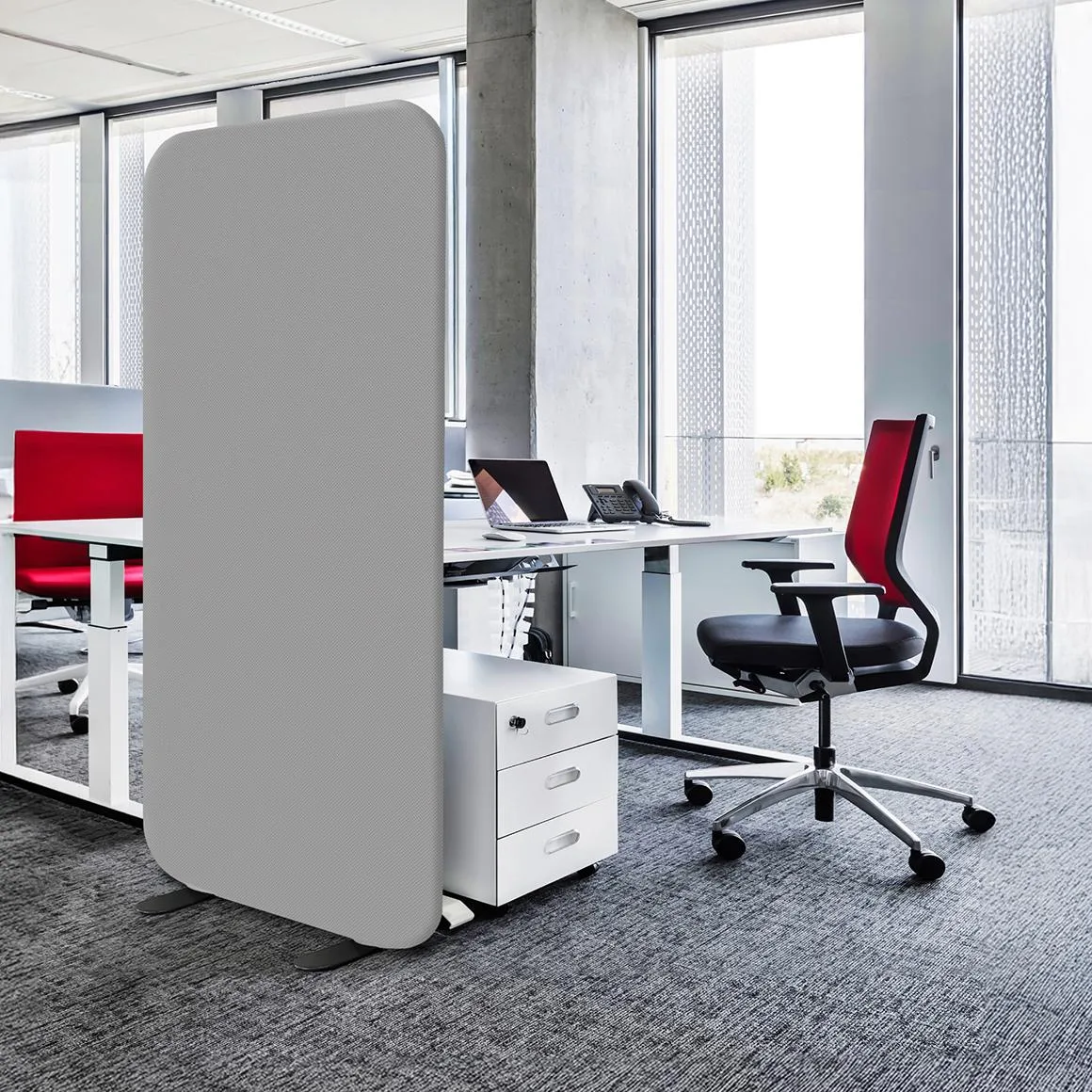 DECOLAB DECOLAB Standing Privacy Divider Panel 29"x65" Steel — product photo