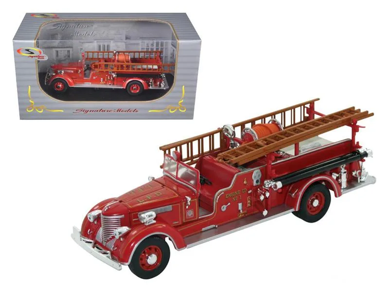 Signature Models Signature Models 1939 Packard Fire Engine Truck Red 1/32 Diecast — product photo