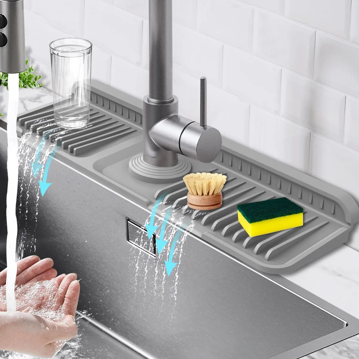 Grey silicone splash mat with 7° slope and snap-lock ends