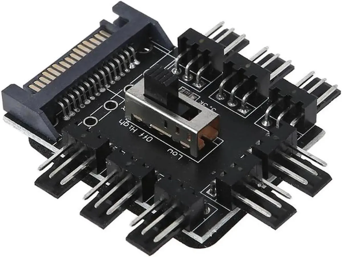 Vszerda Vszerda 8-way SATA fan hub with 7/12 V switch — product photo