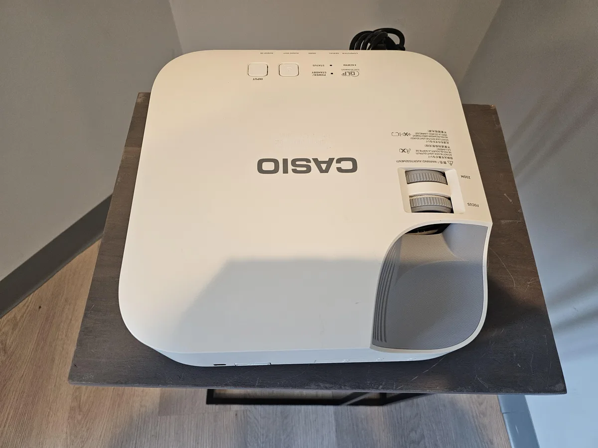 CASIO CASIO Core XJ-V2 DLP Business Projector 3000 lumens XGA 20,000:1 — product photo