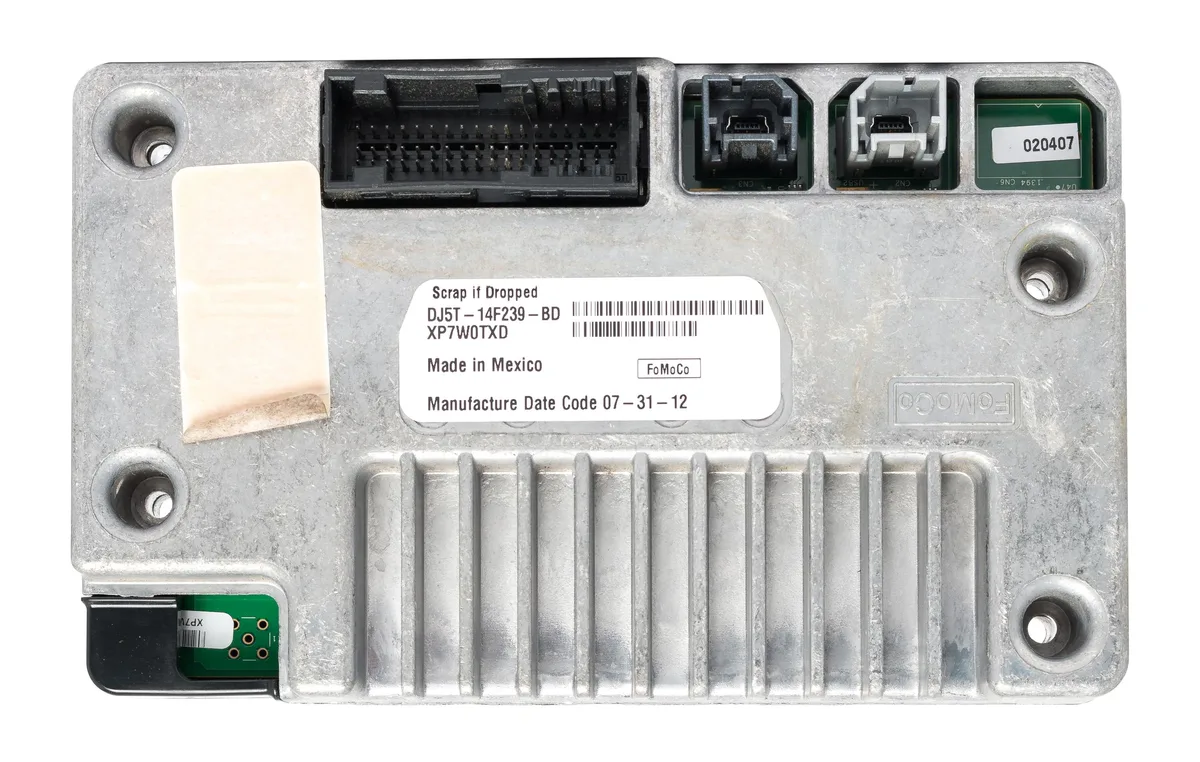 1 Factory Radio 1 Factory Radio DM5T-14D212-AD Chassis Control Module receiver — product photo