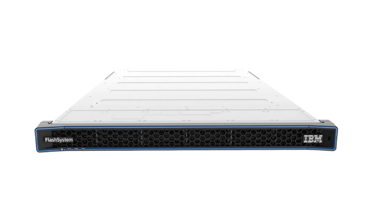 IBM IBM FlashSystem 7300 All Flash 380TB 2U barebone server — product photo