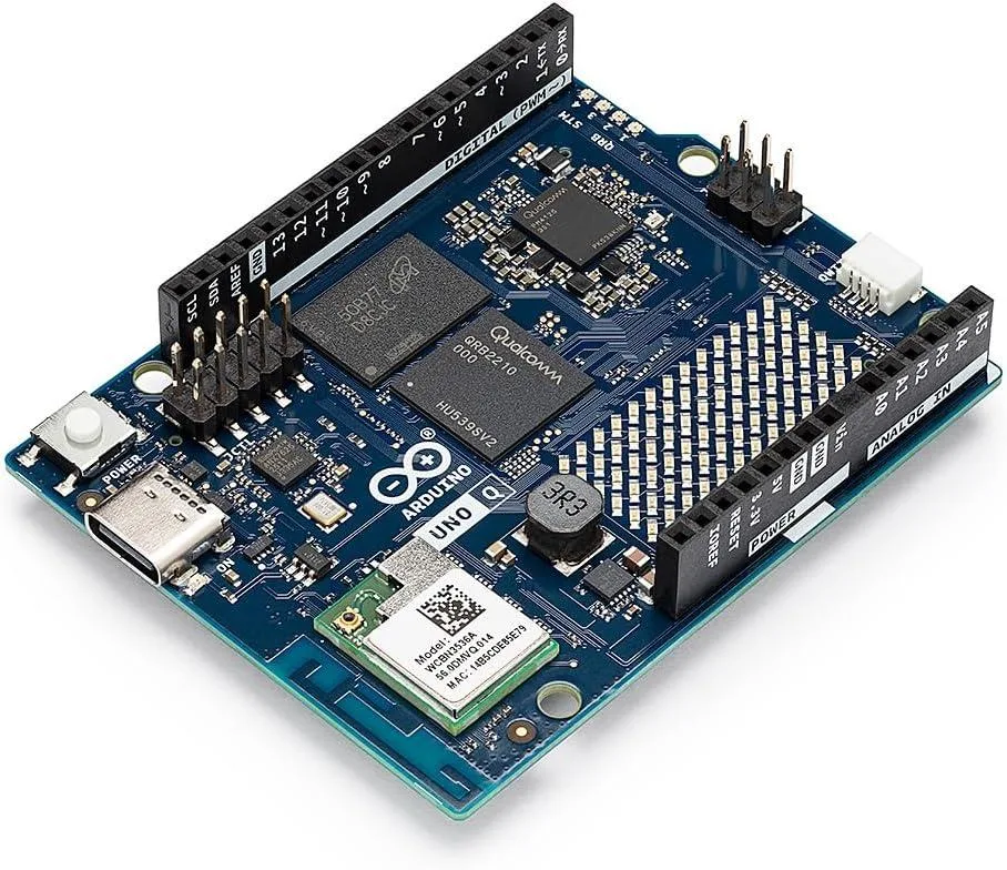 Arduino Arduino ABX00173 UNO Q 4GB Hybrid Board QRB2210 STM32U585 development board — product photo