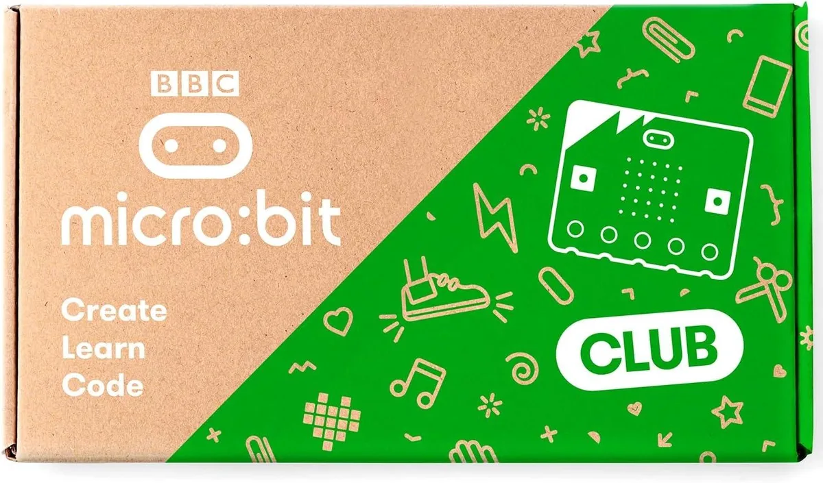 micro:bit micro:bit V2 Club kit — 10 boards, 10 USB cables, 10 battery holders, 20 AAA batteries — product photo