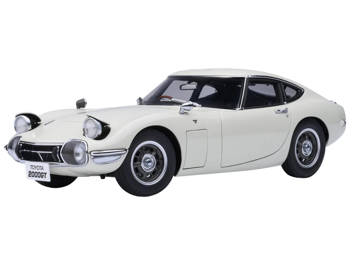 Autoart Autoart 1967 Toyota 2000GT RHD White 1/18 hobby collectible — product photo