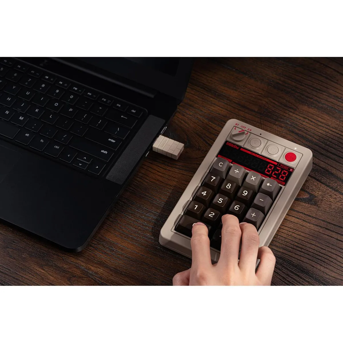 8bitdo 8BitDo Retro 18 Wireless Mechanical Number Keypad Calculator C64 Edition — product photo