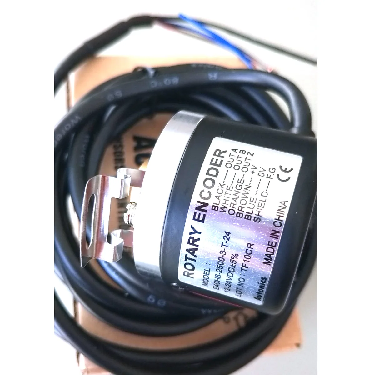 Autonics Corp Autonics Corp E40H8-2500-3-T-24 Rotary Encoder 2500P/R 12-24VDC IP50 — product photo