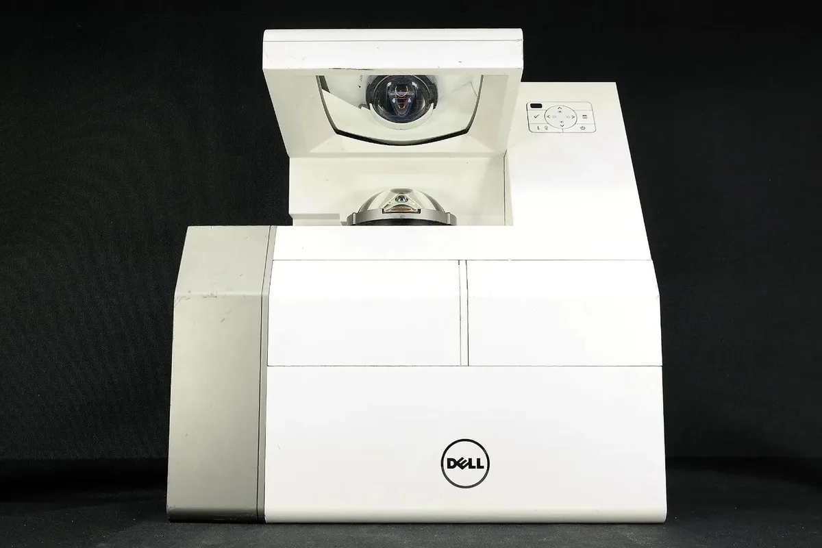DELL DELL S500 3200 ANSI lumens ultra-short throw home theater projector — product photo